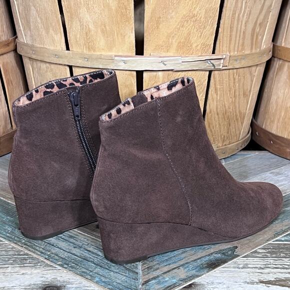 Seychelles Sultry Chocolate Brown Suede Demi Wedge Ankle Booties Womens Size 6.5 - Picture 5 of 11